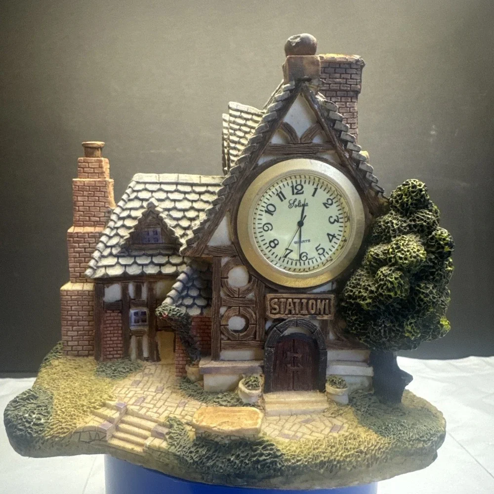 Vintage Solma Station House Table Clock‎ - Excellent Condition- Needs Battery ✨